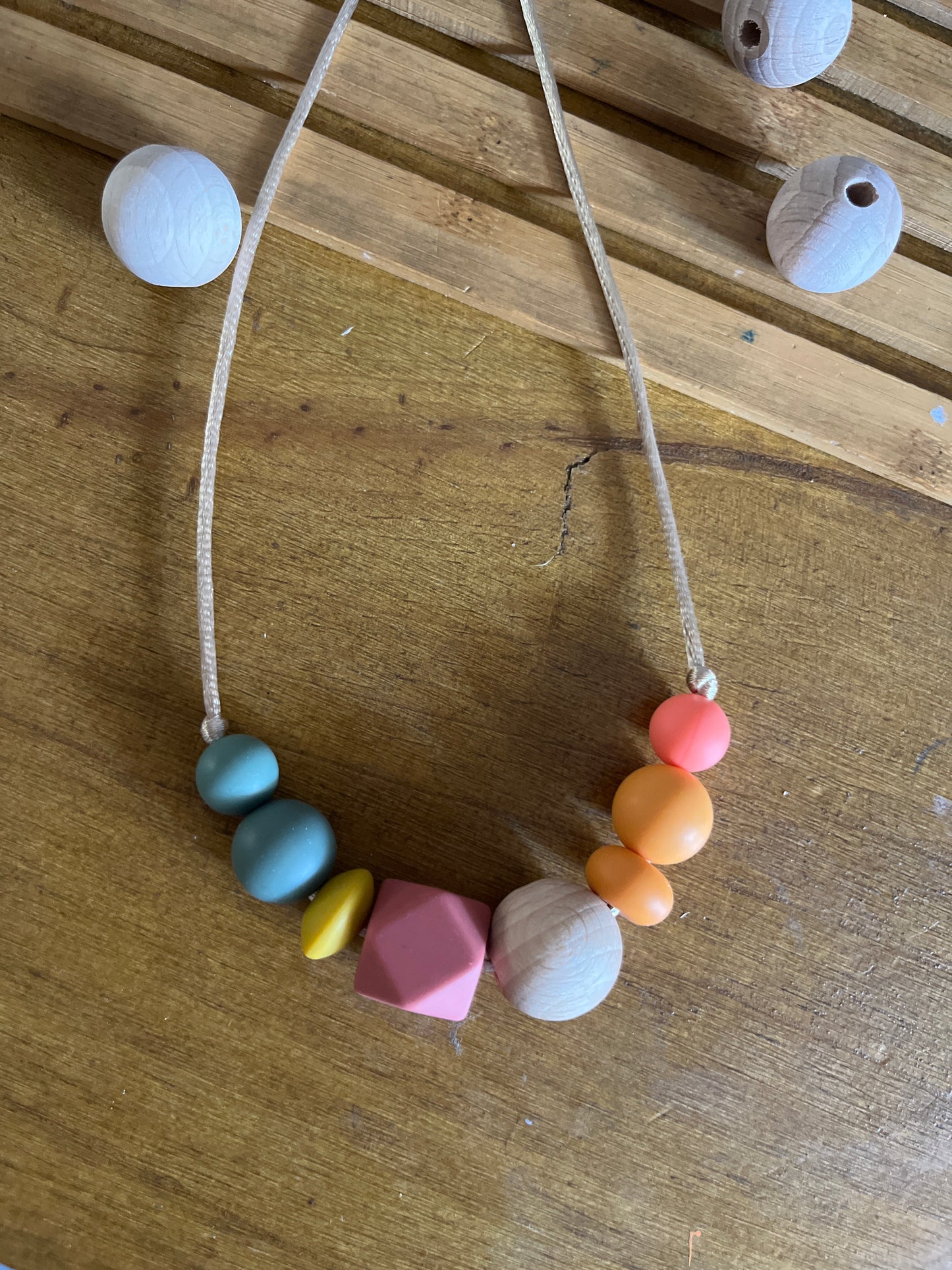 Collar lactancia/apego Cúrcuma